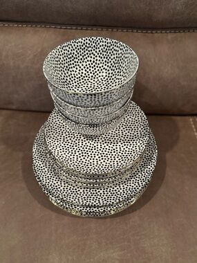 Black and White with Gold Rim Dinnerware Set